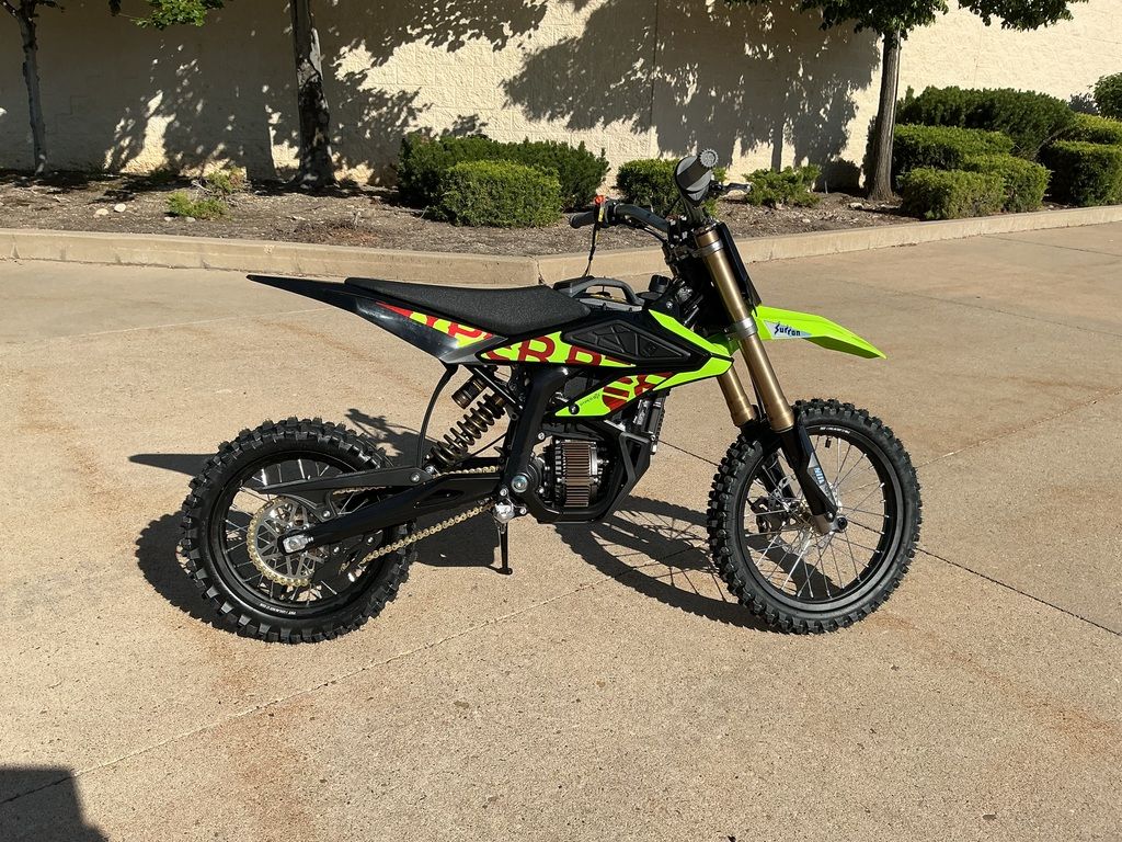 SUR RON HYPER BEE (PRE OWNED)